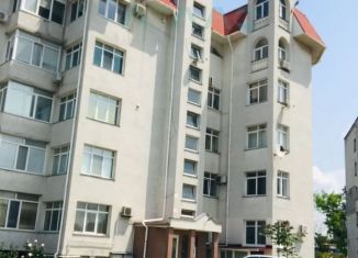 Продаю 3-комнатную квартиру, 116 м2, Севастополь, улица Мечникова, 1