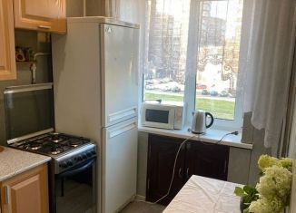 Сдаю 2-ком. квартиру, 47 м2, Тольятти, бульвар Ленина, 22