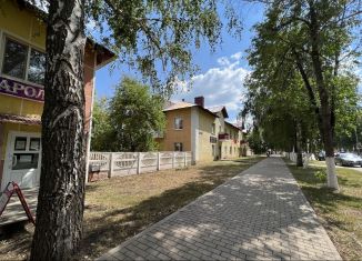 Продается торговая площадь, 63 м2, Азнакаево, улица Ленина