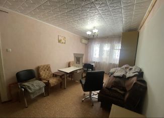 Продам 3-ком. квартиру, 60 м2, Фролово, Революционная улица, 22