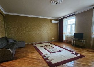Сдача в аренду 2-комнатной квартиры, 130 м2, Дагестан, проспект Акулиничева, 3