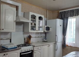 Продаю трехкомнатную квартиру, 72 м2, Астраханская область, Звёздная улица, 61к1
