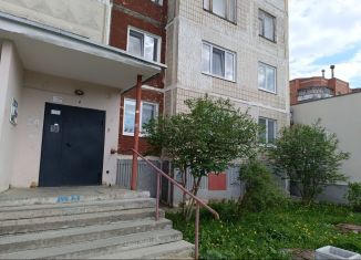 Продам трехкомнатную квартиру, 62 м2, Новоуральск, бульвар Академика Кикоина, 4