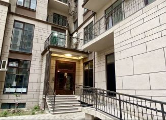 Продается 2-комнатная квартира, 55.4 м2, Махачкала, улица Ахмата-Хаджи Кадырова, 128