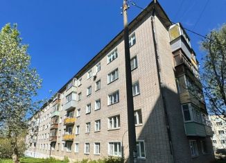 Продажа трехкомнатной квартиры, 65 м2, Кировская область, улица Маклина, 54