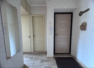 Сдам 3-комнатную квартиру, 51 м2, Екатеринбург, улица Старых Большевиков, 84к3