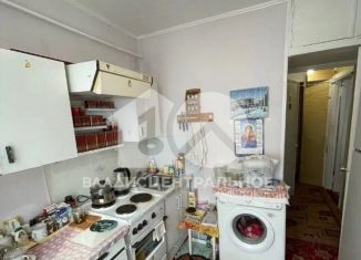 Продаю однокомнатную квартиру, 30 м2, Новосибирск, Российская улица, 15