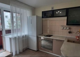 Сдача в аренду 1-ком. квартиры, 50 м2, Тюмень, Депутатская улица, 80к1