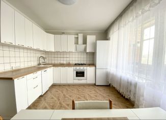 Сдается четырехкомнатная квартира, 100 м2, Москва, Большой Козихинский переулок, 27с2, метро Тверская