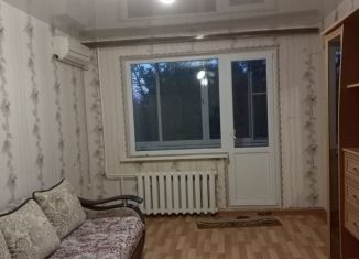 Сдается 1-комнатная квартира, 33 м2, Волгоградская область, Пролетарская улица, 11