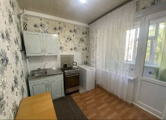 Продам четырехкомнатную квартиру, 85 м2, Астраханская область, улица Димитрова, 5