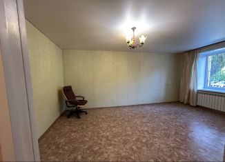 Продам многокомнатную квартиру, 38.8 м2, Омск, Космический проспект, 20к2