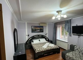 Сдаю в аренду комнату, 60 м2, Краснодарский край, улица Толстого, 38