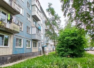 Продам трехкомнатную квартиру, 47 м2, Новгородская область, улица Попова, 3