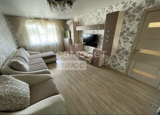 Продается двухкомнатная квартира, 63.3 м2, Саратовская область, Комсомольская улица, 189