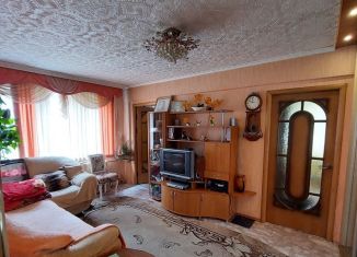 Продается четырехкомнатная квартира, 59.3 м2, Усолье-Сибирское, улица Луначарского, 35