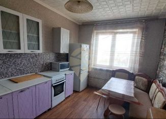 Продаю четырехкомнатную квартиру, 82 м2, Старый Оскол, микрорайон Олимпийский, 13А