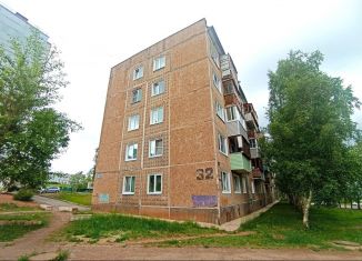 Продажа 4-комнатной квартиры, 61 м2, Братск, улица Малышева, 32