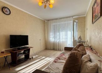 Продам 3-ком. квартиру, 80 м2, Краснодар, улица Трудовой Славы, 17