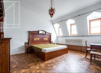 Сдаю пятикомнатную квартиру, 140 м2, Москва, Кривоарбатский переулок, 12