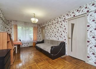 Продаю трехкомнатную квартиру, 50 м2, Краснодар, улица Гагарина, 95, улица Гагарина