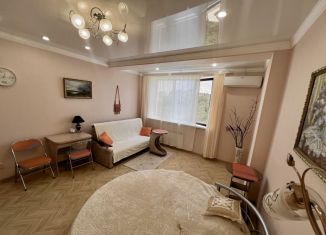 Продается 2-комнатная квартира, 106 м2, Краснодарский край, улица Толстого, 81