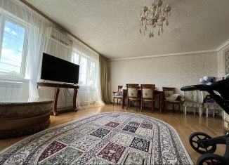 Продается 3-ком. квартира, 90 м2, село Ачхой-Мартан, улица Нурадилова, 131