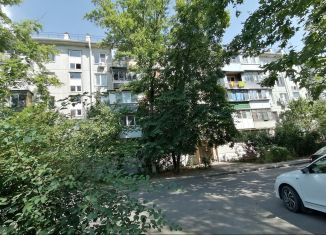 Продажа 3-ком. квартиры, 63 м2, Краснодар, улица Брюсова, 100, улица Брюсова