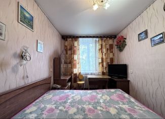 Двухкомнатная квартира в аренду, 45 м2, Ломоносов, Владимирская улица, 27