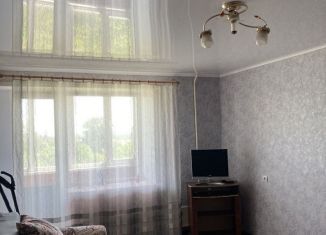 Продаю 1-ком. квартиру, 32.6 м2, поселок городского типа Алексеевка, Уральская улица, 55