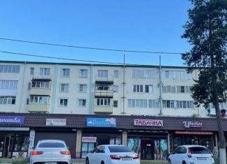 Трехкомнатная квартира на продажу, 72 м2, Карачаевск, улица Ленина, 52Б