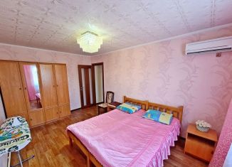 Сдаю 2-комнатную квартиру, 60 м2, Ейск, Таманская улица, 72