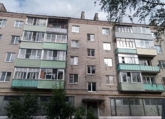 Продается двухкомнатная квартира, 45 м2, Углич, Ленинское шоссе, 4