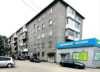 Продается 1-комнатная квартира, 29.9 м2, Оленегорск, Строительная улица, 43