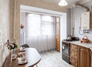 Продается 1-комнатная квартира, 30 м2, Ставропольский край, улица Островского, 3