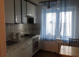 Продам трехкомнатную квартиру, 68 м2, посёлок городского типа Янтарный, Советская улица, 124