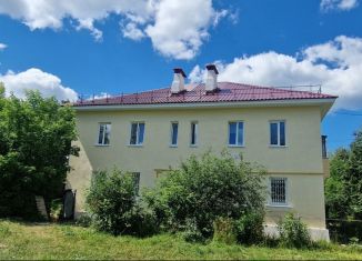 Продается 3-комнатная квартира, 60 м2, Кстово, улица Чванова, 11Б