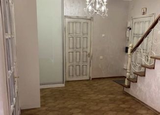 Аренда 4-комнатной квартиры, 160 м2, Ставропольский край, улица Мира, 143А