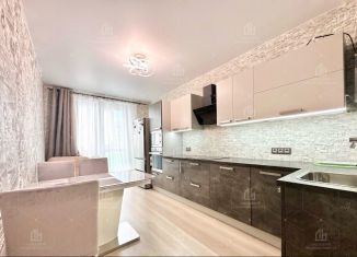 Продажа 3-ком. квартиры, 84 м2, Санкт-Петербург, метро Озерки, Парашютная улица, 42к2