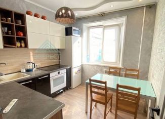 Продается двухкомнатная квартира, 54 м2, Абакан, улица Лермонтова, 3