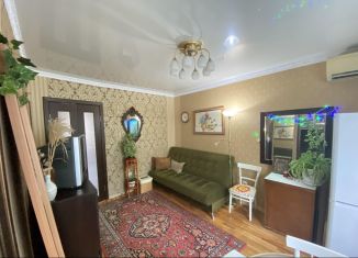 Продается двухкомнатная квартира, 47 м2, Кропоткин, Комсомольская улица, 192