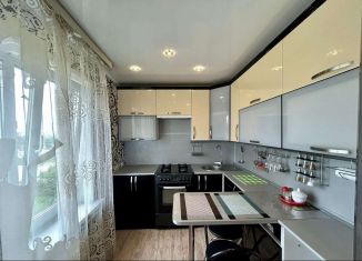 Продается трехкомнатная квартира, 61 м2, Хабаровский край, улица Строителей, 1