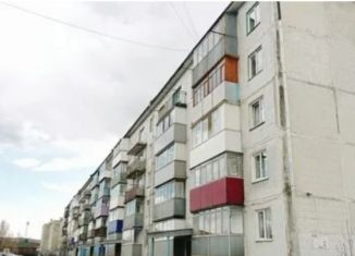 Сдается в аренду 2-ком. квартира, 50 м2, Осинники, Тобольская улица, 5