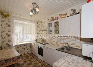 Продаю 3-комнатную квартиру, 60 м2, Тюменская область, улица Газовиков, 6
