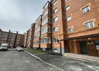 Продам 1-ком. квартиру, 37.8 м2, Владикавказ, 11-й микрорайон, улица Цоколаева, 40