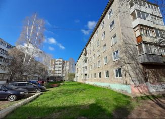 Продается двухкомнатная квартира, 37 м2, Краснокамск, улица Комарова, 4А