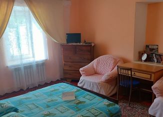 Сдается в аренду дом, 65 м2, Керчь, улица Бардина, 14