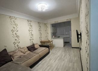 Сдаю 2-ком. квартиру, 42 м2, Каспийск, проспект Акулиничева, 12