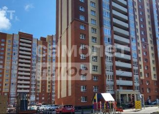 Продажа 2-ком. квартиры, 68 м2, Владимир, улица Лакина, 2А