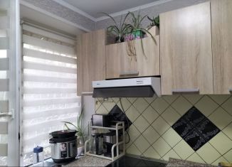 Продается трехкомнатная квартира, 58 м2, Волгодонск, улица Дружбы, 6